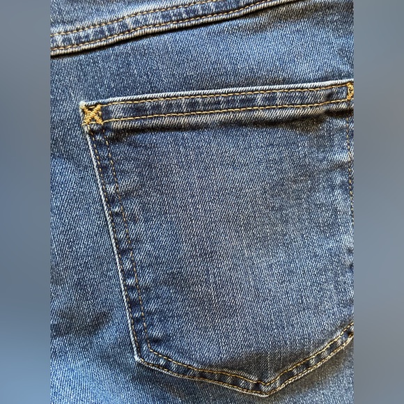 LL Bean Classic Fit jeans • size 6 • EUC • only worn once! High rise jeans - Picture 9 of 10